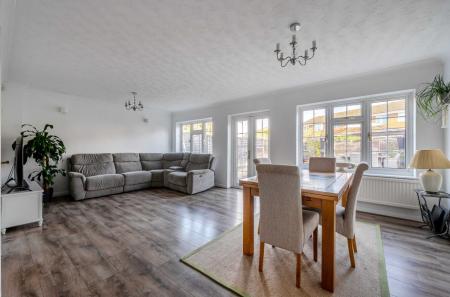 1386675-24-693956...