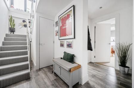 1401931-22-697231...