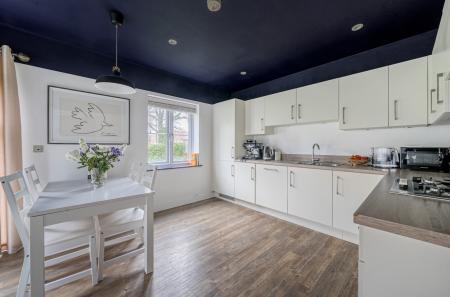 1404080-11-69789e...