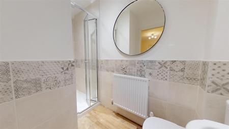 Balmoral Drive En-suite