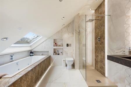 Higher Lane Bathroom