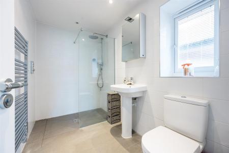 Tatton Way En-Suite