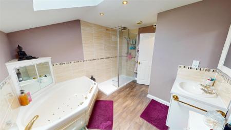 Ashfield Crescent En-suite