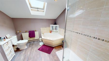 Ashfield Crescent En-suite