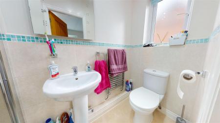 Ledbury Close En-suite