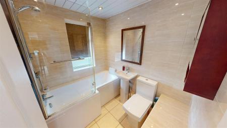 Hillside Close Bathroom