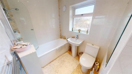 Dunsmore Close Bathroom