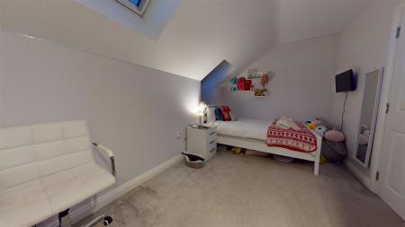 Linear Bank Close Bedroom