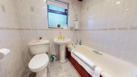 Hillbrae Avenue Bathroom