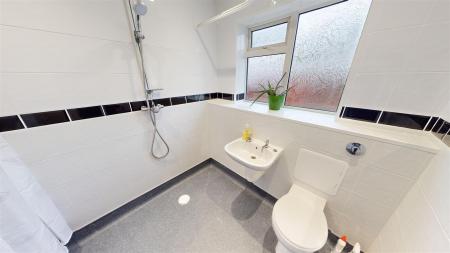 Oak Tree Road Shower Room