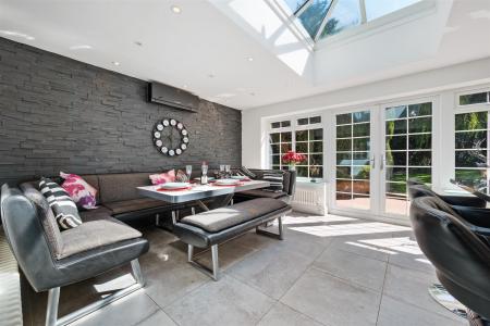 St Helens Road Dining Area