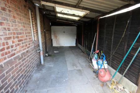 Austin Avenue - Garage