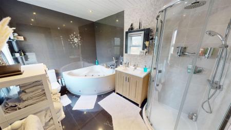 Hampton Road En-Suite
