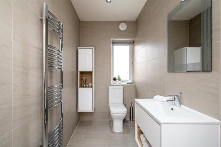 Cote Fold Bathroom