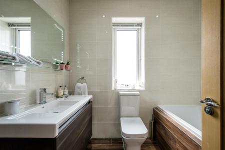 En Suite 1
