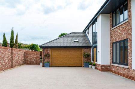 Cote Fold Exterior