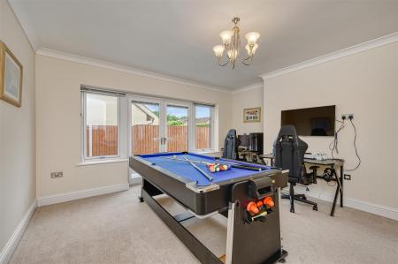 Cote Fold Day Room