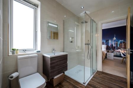 Jack 'n' Jill Shower Room