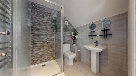Brompton Close En-suite