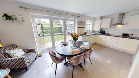 Brompton Close Kitchen Diner