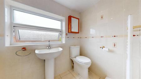 Rose Drive Bathroom