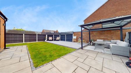 Broadway Rear Garden