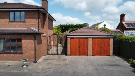 Moss Lane Double Garage