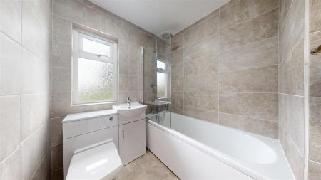 Higher Lane Bathroom