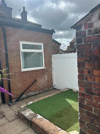 Exeter Street To Let