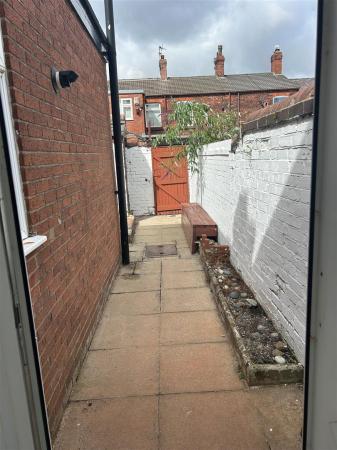 Exeter Street To Let