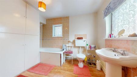 Carnegie Crescent Bathroom