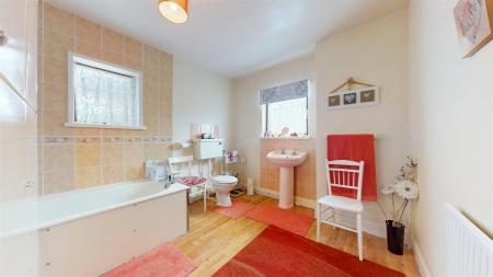 Carnegie Crescent Bathroom