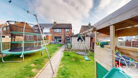 Heron Grove Rear Garden