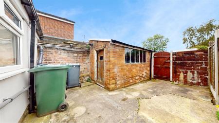 Crawford Road Rear Yard