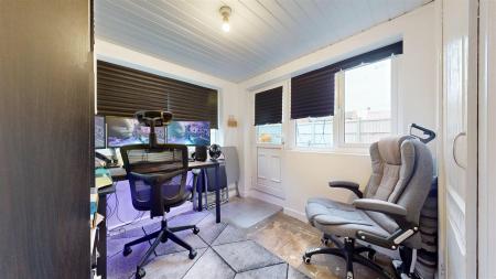 Holt Crescent - Room