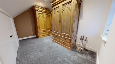 Argyle Road Walk in Wardrobe