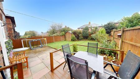 Leslie Road Rear Garden