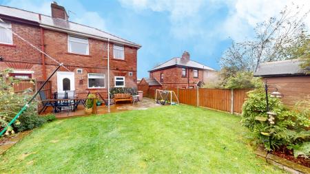 Leslie Road Rear Garden