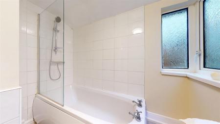 Yew Tree Avenue Bathroom