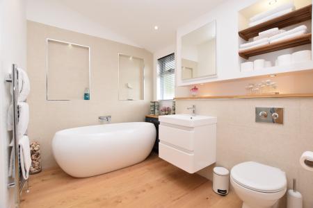 Ensuite Bath/Shower Room