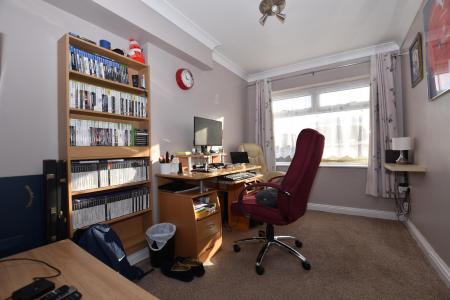 Reception Room/Bedroom