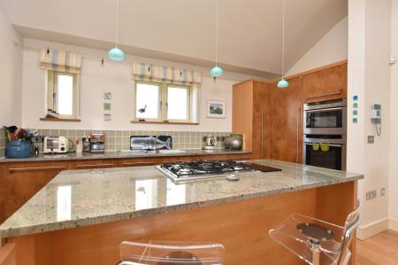 Open plan lounge/diner/kitchen