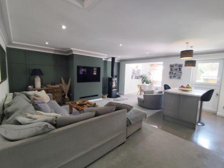 Open Plan Lounge/Kitchen/Diner