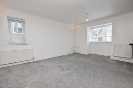 6 Bakers Court - Living Room