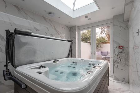 Hot tub room