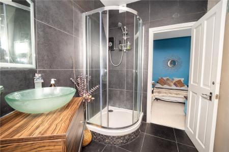 Annexe - Bathroom