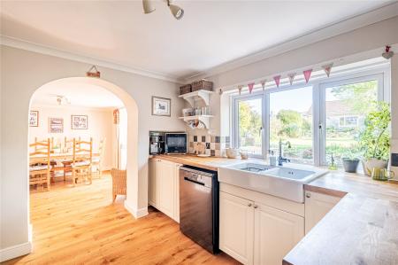 Kitchen/Dining