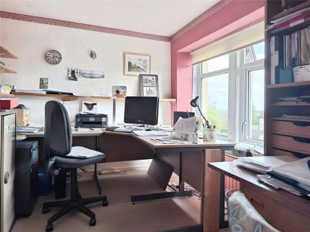 Bedroom/Study