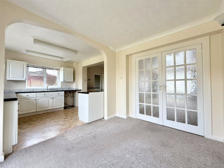 Kitchen / Dining Roo