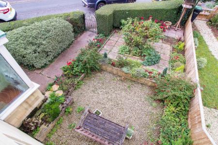 FRONT GARDEN